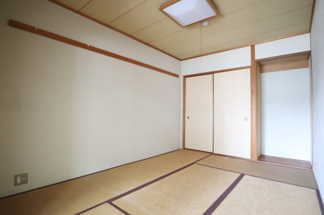 セントラルヒルズI棟の和室