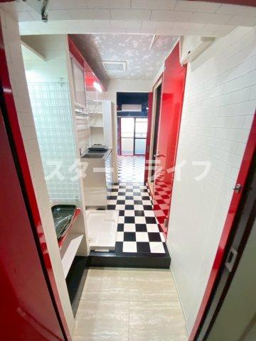 大阪市淀川区西三国３丁目の賃貸マンションの玄関