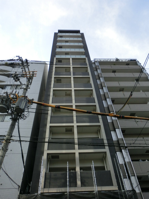 大阪市中央区南船場１丁目の賃貸マンションの外観