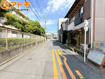 【前面道路含む現地写真】 | 葵区秋山町第2　新築戸建　全1棟