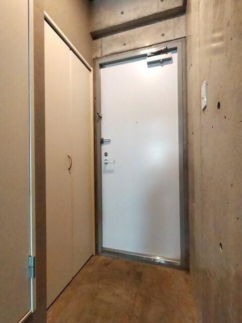 カーサトリプルエーの玄関