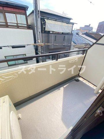 大阪市淀川区西三国３丁目の賃貸マンションのバルコニー