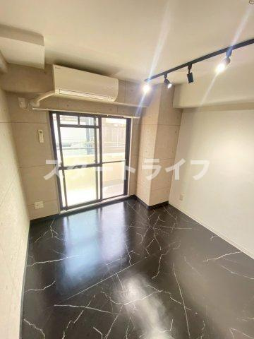 大阪市淀川区西三国３丁目の賃貸マンションの居間・リビング