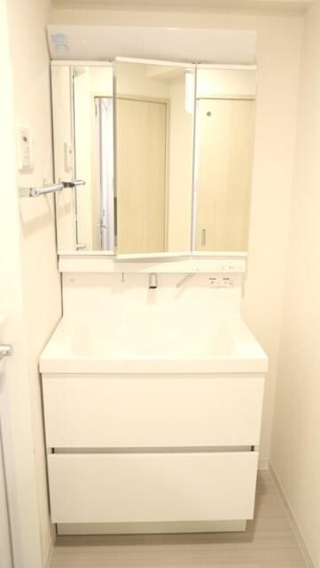 ＣＯＭＦＯＲＴ　ＲＥＳＩＤＥＮＣＥ　ＮＩＰＰＯＲＩの洗面所