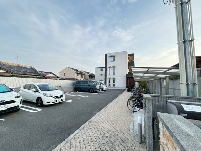 メルヴェイユソレイユの駐車場