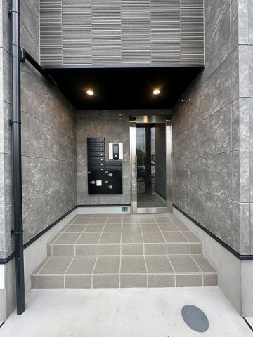 MUGINO BASEのエントランス