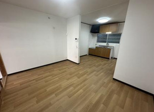 高丸7丁目戸建の居間・リビング