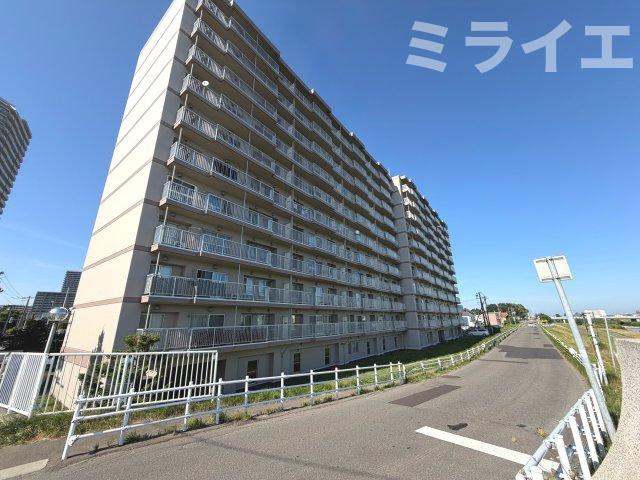 ラポール大通東の外観