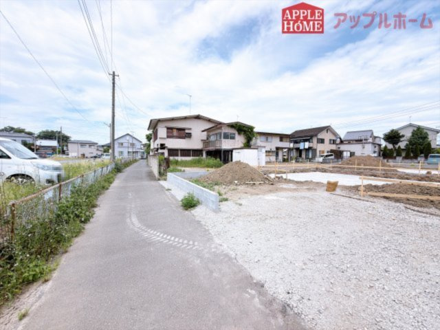 [新築住宅] 行田市旭町 全2棟の前面道路含む現地写真