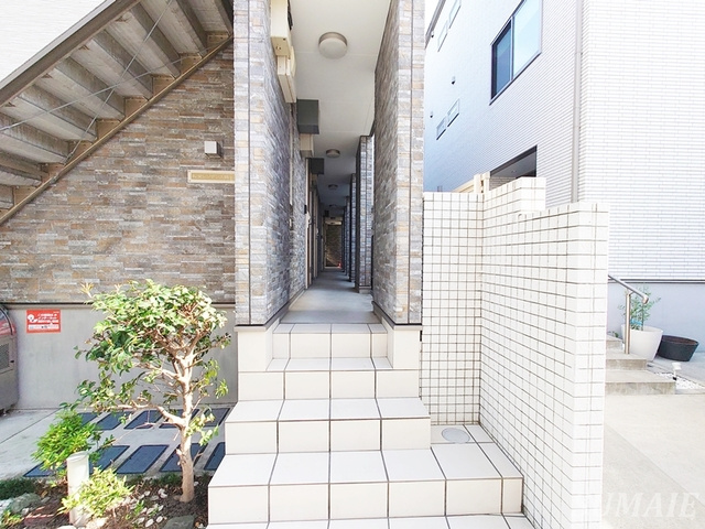 松栄レジデンス鶴ヶ丘のエントランス|こちらが入口です☆