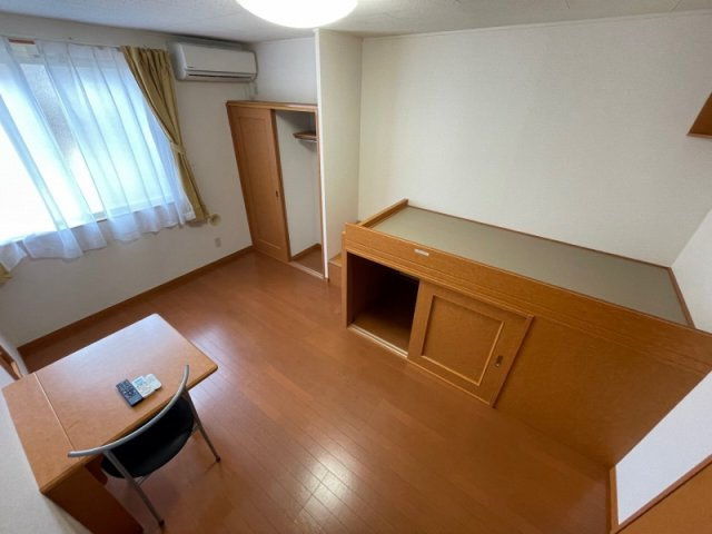 レオパレス新町の洋室