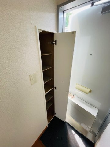 レオパレス新町の収納|シューズボックス