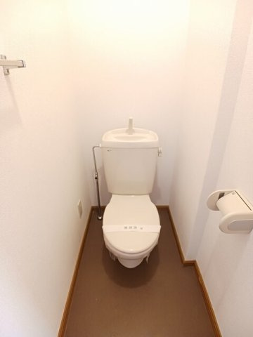 ファミール三次Ｂ棟のトイレ|コンパクトで使いやすいトイレです