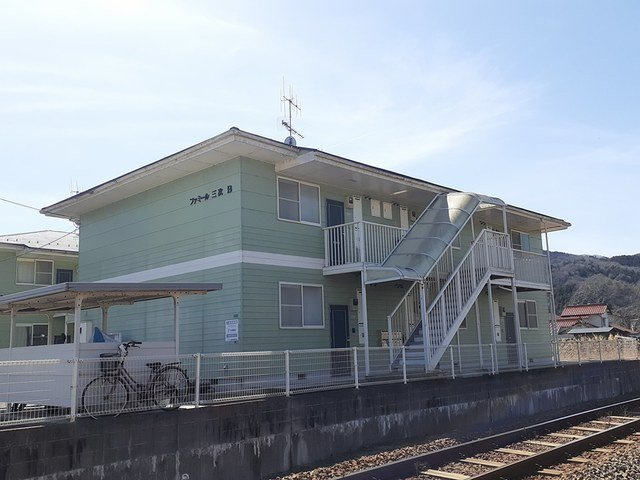 ファミール三次Ｂ棟