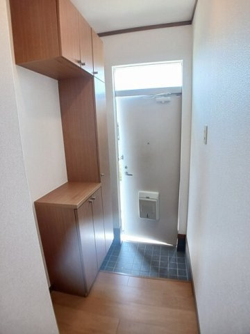 サミットハウスＢ棟の玄関|ゆったりとした玄関です