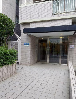 カーサグランデ本郷のエントランス|建物の内部です