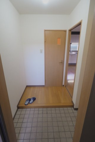 11KWAIの玄関