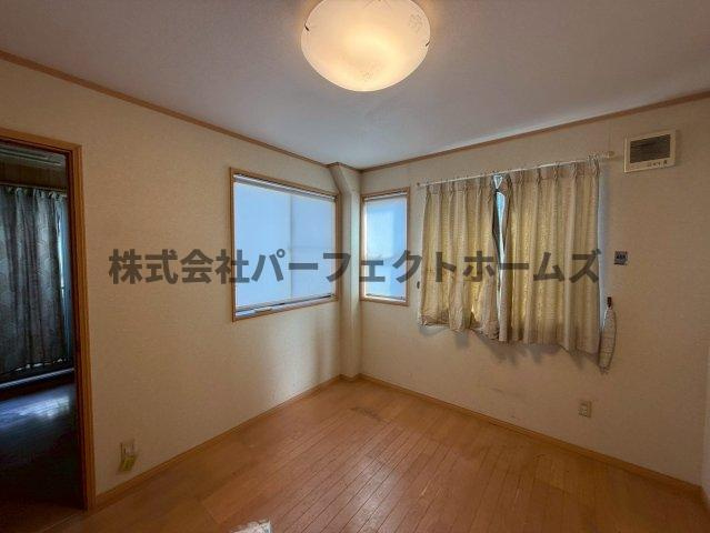 磯島茶屋町戸建　賃貸の洋室|落ち着いた色調の洋室です