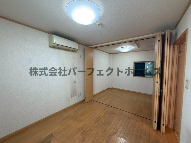 磯島茶屋町戸建　賃貸の内装|明るい室内です