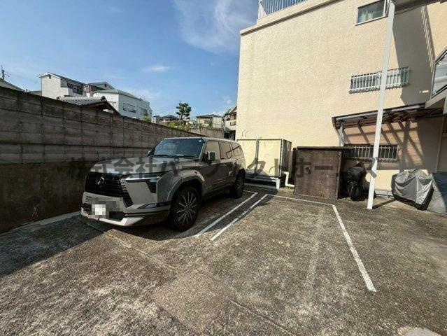 伸和マンションの駐車場|駐車場完備です