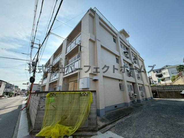 伸和マンションの外観|落ち着いた雰囲気の外観です