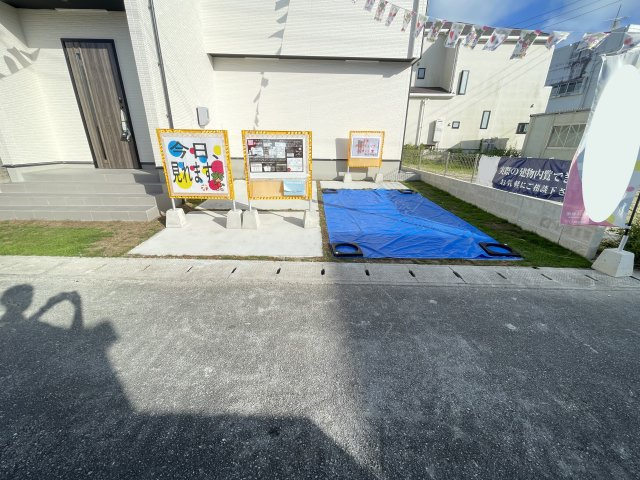うるま市勝連南風原4期（限定1棟）の駐車場|1号棟　並列駐車2台完備♪