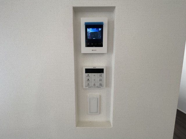 うるま市勝連南風原4期（限定1棟）のセキュリティ|1号棟　TVモニター付きインターフォン♪ワンタッチ給湯設備♪