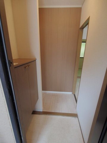 セジュール大町西の玄関