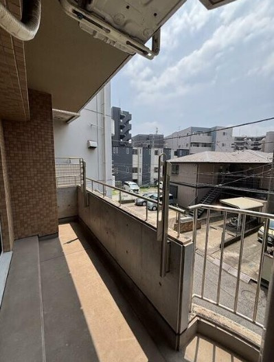 千葉市中央区神明町の賃貸マンションのバルコニー
