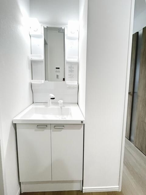 松戸市上本郷のアパートの独立洗面台