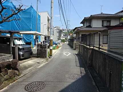 南区向洋大原町の前面道路含む現地写真
