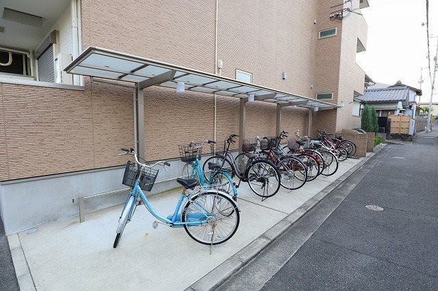 フジパレス八坂町の駐車場