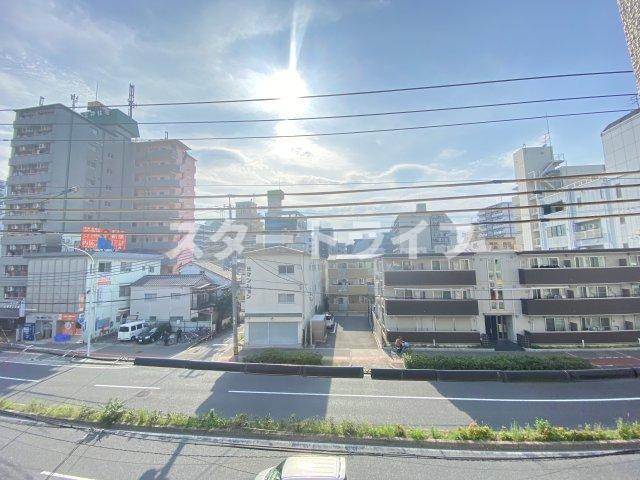 大阪市東淀川区西淡路２丁目の賃貸マンションのバルコニー