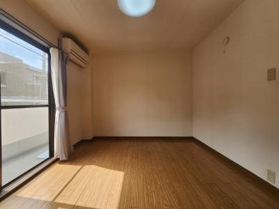 中原マンションの洋室