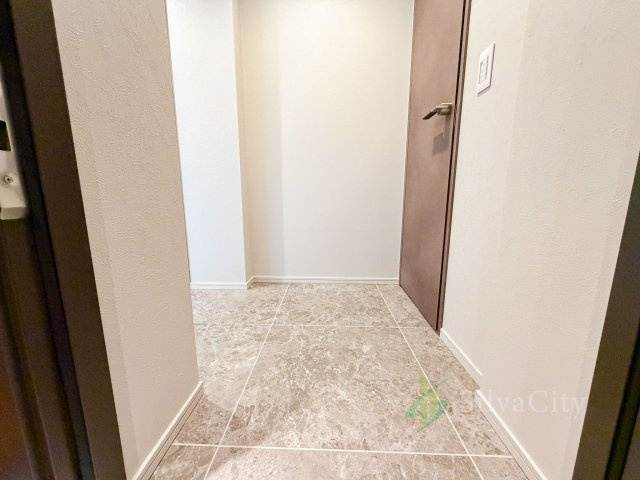 プラウド渋谷東の玄関