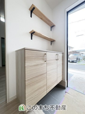 【玄関】 | クライン小山市間々田第4期　  | 収納が豊富な広々とした玄関スペース☆