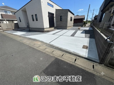 【駐車場】 | クライン小山市間々田第4期　  | 横並びにお車を2台駐車可能です☆

