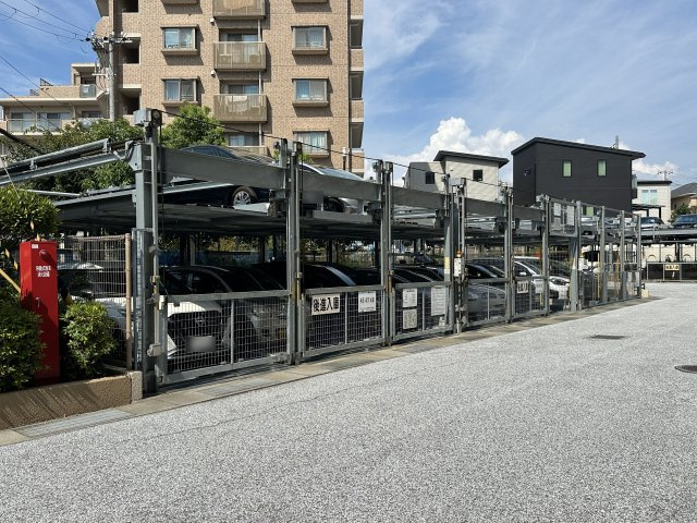 ワコーレ朝霧シーサイトヒルズの駐車場
