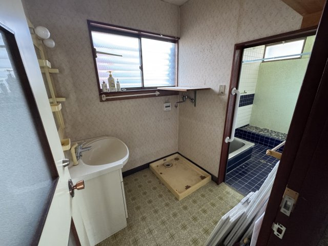 高崎市江木町　中古住宅の独立洗面台|高崎市江木町　中古住宅