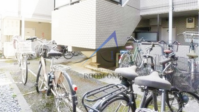 ルーブル新宿西落合のその他共用部分|駐輪場です。
