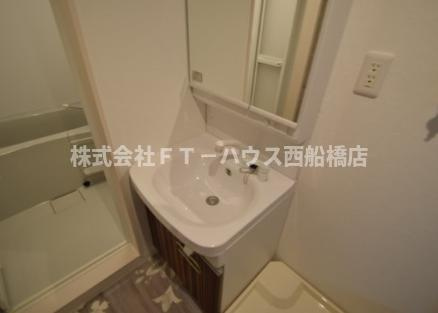 ARABESQUE（アラベスク）の独立洗面台