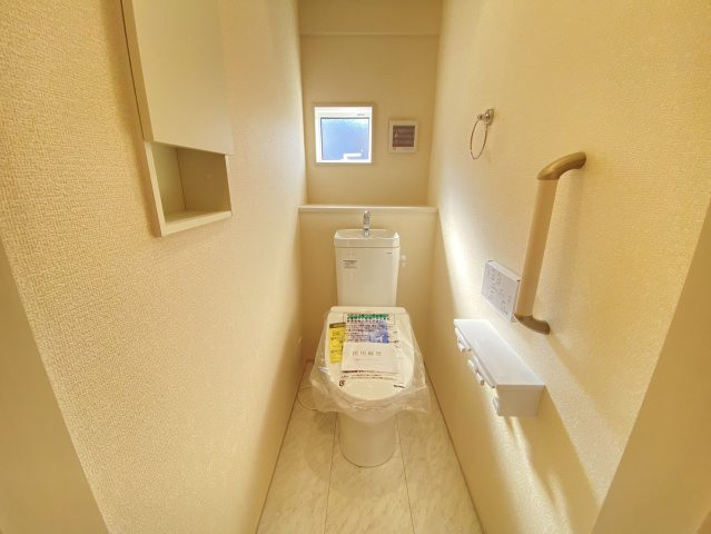 【ブルーミングガーデン】宇都宮市東原町 全2棟の浴室|〇1号棟　浴室〇
1日の疲れを癒せる落ち着いたバスルーム。
雨の日でもお洗濯に困らない浴室乾燥機付きです☆
※2026年8月撮影