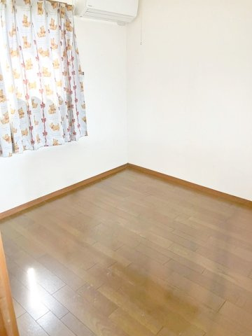 那珂川市恵子5丁目 中古戸建の洋室|シンプルで使い勝手の良い洋室です！