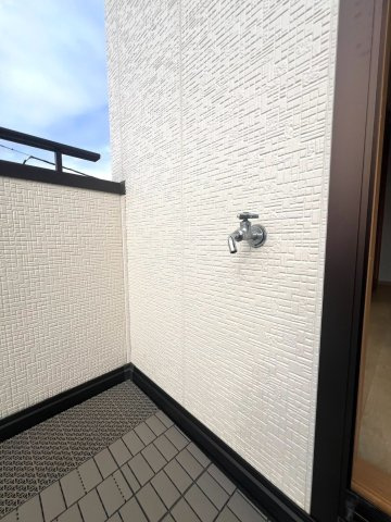 【設備】 | 茅ヶ崎市中海岸3丁目中古戸建 | 2階バルコニー外水栓