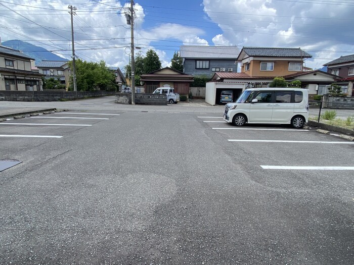 サンクレスト陽明　Ａの駐車場