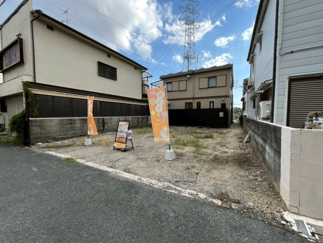 寺本5丁目　建築条件無土地の前面道路含む現地写真|生活施設充実の便利地！イオンモール伊丹昆陽まで徒歩１２分♪お休みの日はご家族でショッピングやお食事が楽しめますね♪