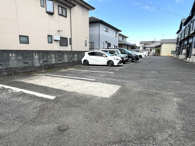 コーポ・エルの駐車場