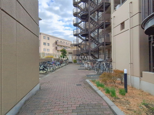 草加松原プリンスハイツの駐輪場