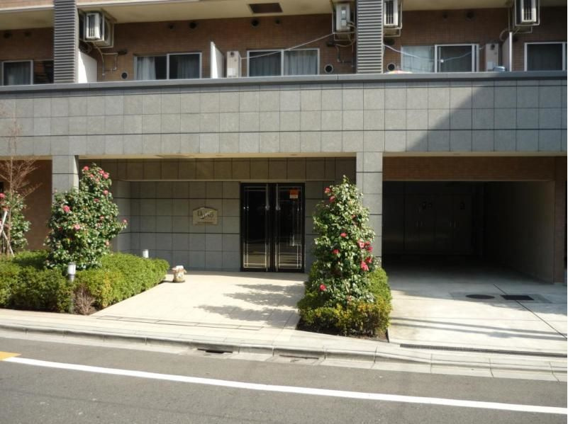 プレール・ドゥーク東京EASTⅡのエントランス