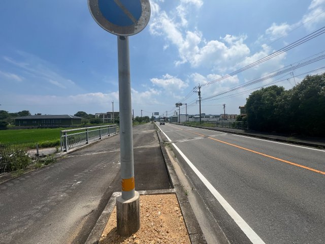 【駐車場5台以上】国東市武蔵町　４DKの前面道路含む現地写真